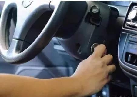 客車自動破窗裝置,遙控自動破玻器,破窗器,南冠破玻器 客車自動破窗裝置,遙控自動破玻器,破窗器,南冠破玻器